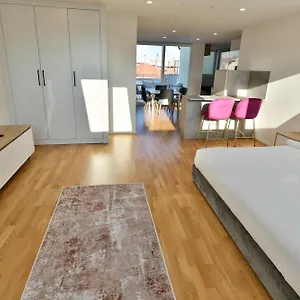 Apartmán Lotus, Vídeň