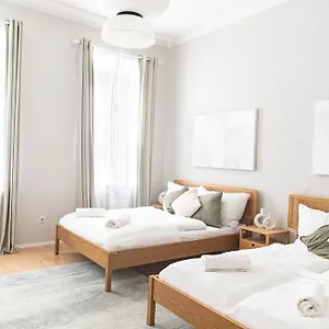 Appartamento Spacious Apartment, 3 Min To U1 Reumannplatz, Vienna